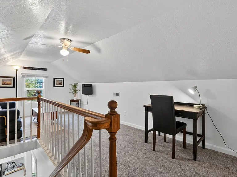 2615 Lancaster St — Photo 12