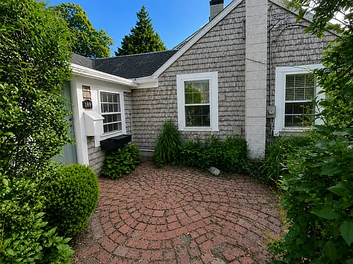 189 South St Photo 1