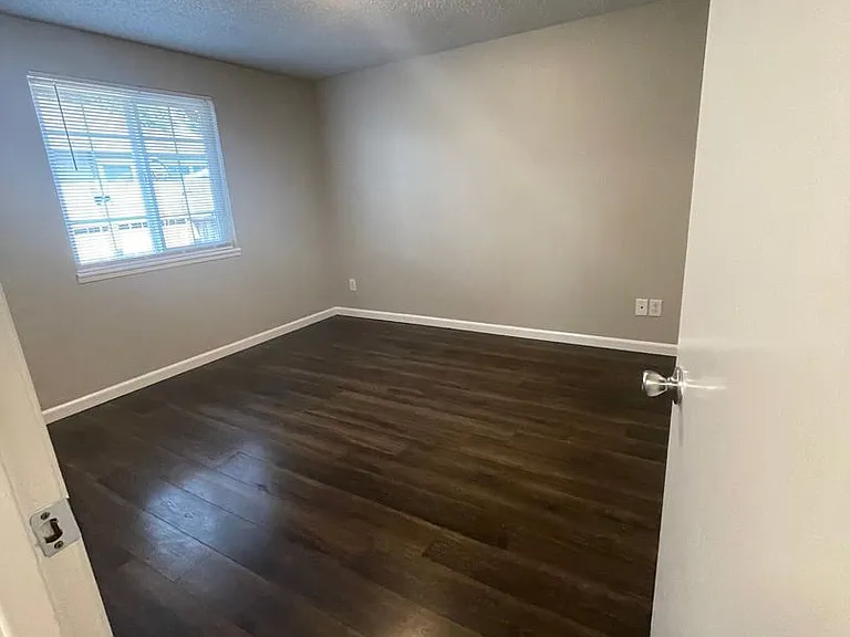 Albany Meadows Apartments — Photo 59