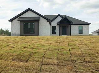 10723 W Miller Sardis Rd, Bauxite, AR 72011