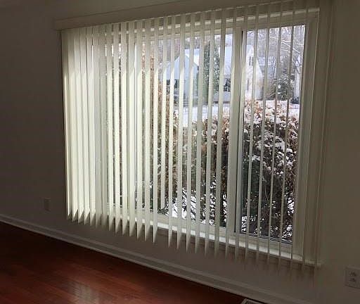 Living room front picture window....treatments stay