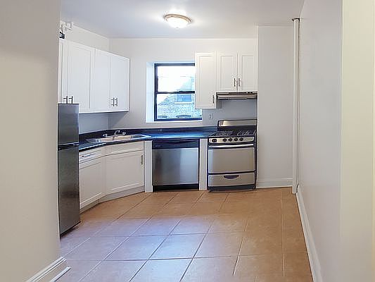 2nd image of 115 W 16th St APT 241