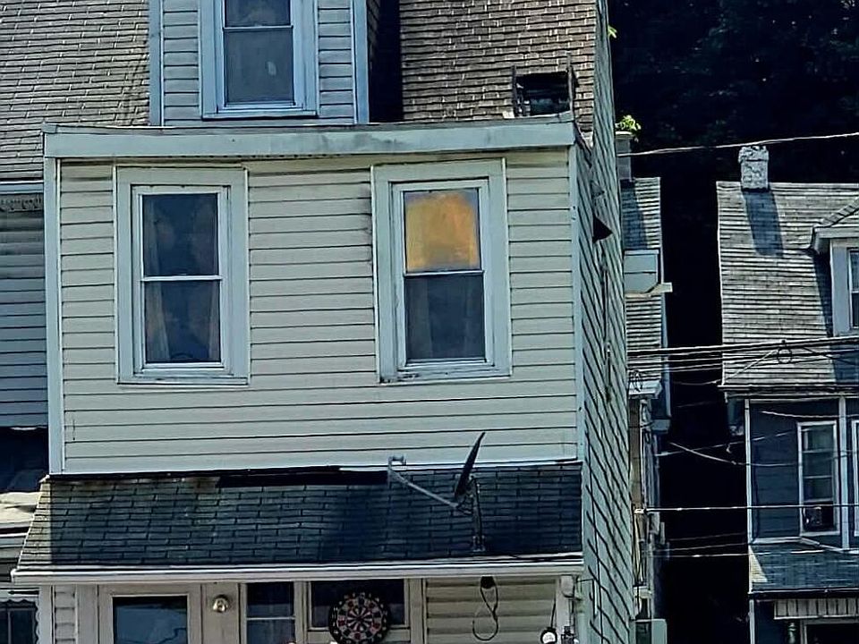 1st image of 607 N 2nd St