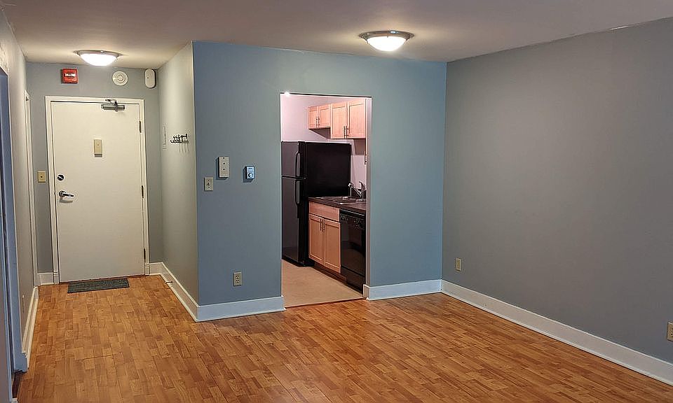 1st image of 600 E 8th St APT 2O