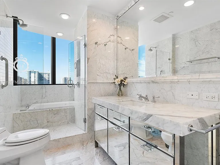 17475 Collins Ave #504 — Photo 34