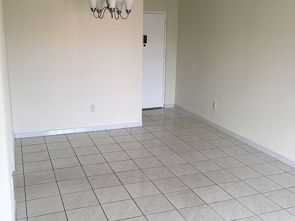 3rd image of 6820 W Flagler St APT 403