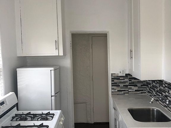 4th image of 1845 N Gramercy Pl APT 311