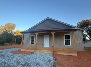 1624 Mathis Rd, Greenwood, SC 29649