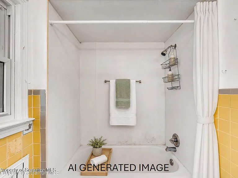 528 S Main St — Photo 23