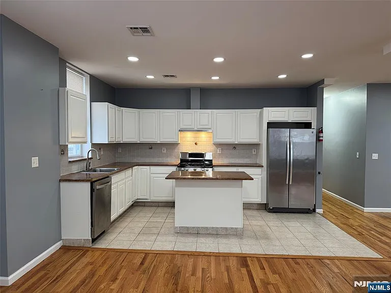 610 Devon St — Photo 8