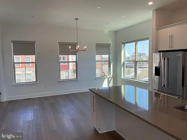 3 bed, 4.5 bath, $5,500 — Photo 2