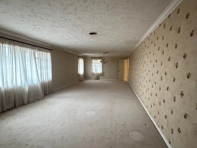 1701 Westside Dr — Photo 9
