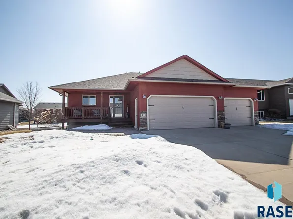 711 Brannon Dr, Harrisburg, SD 57032