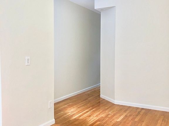4th image of 139 2nd Ave APT 5
