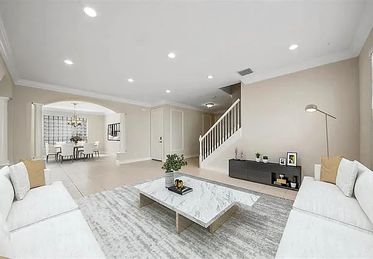 8477 Breezy Hill Dr — Photo 7