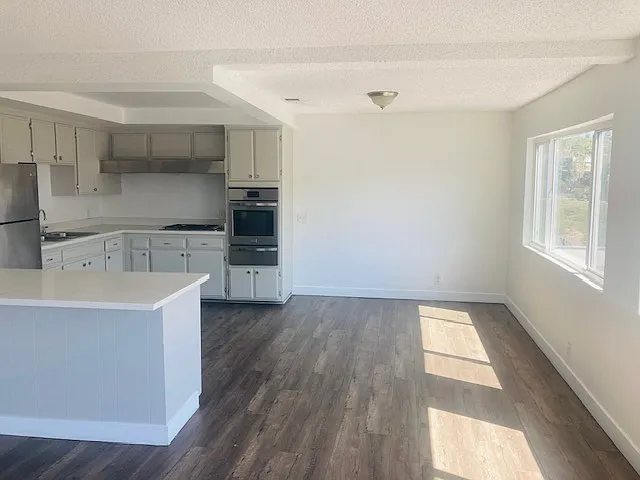 4 bed, 2.5 bath, 1500 sqft, $3,795 — Photo 4