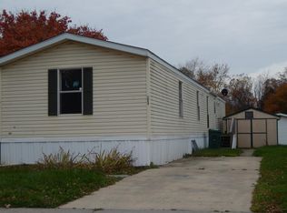 880 Sycamore St, Fowlerville, MI
