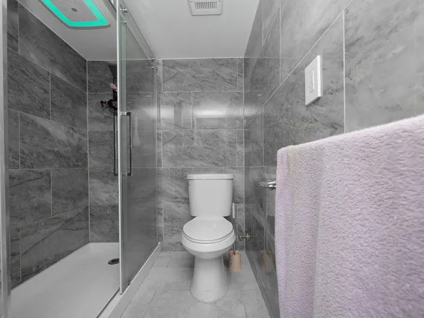 203 Pearsall Avenue image 25 of 35