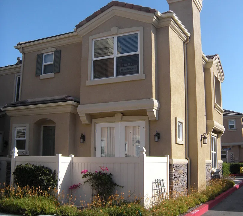 7233 Richard Ct
