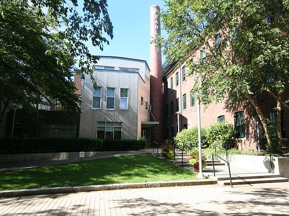 4th image of 304 Pearl St Unit 307