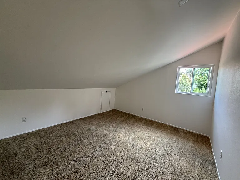 2604 Jacaranda Ave — Photo 23