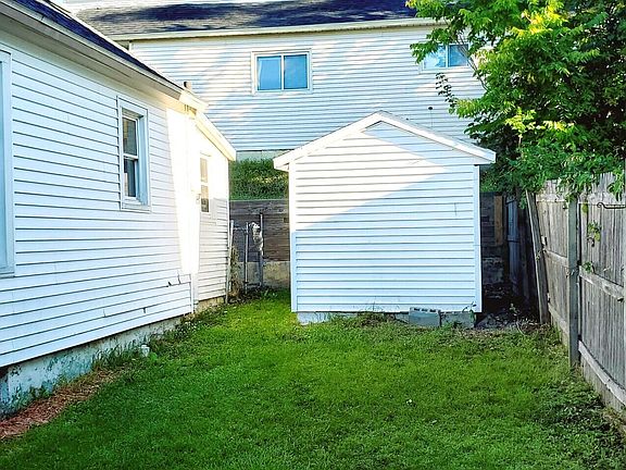 3rd image of 501 Highland St SE