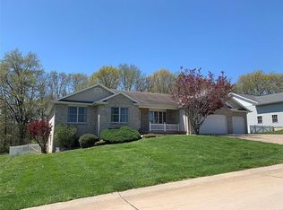 216 Hummingbird Ln, Hannibal, MO 63401