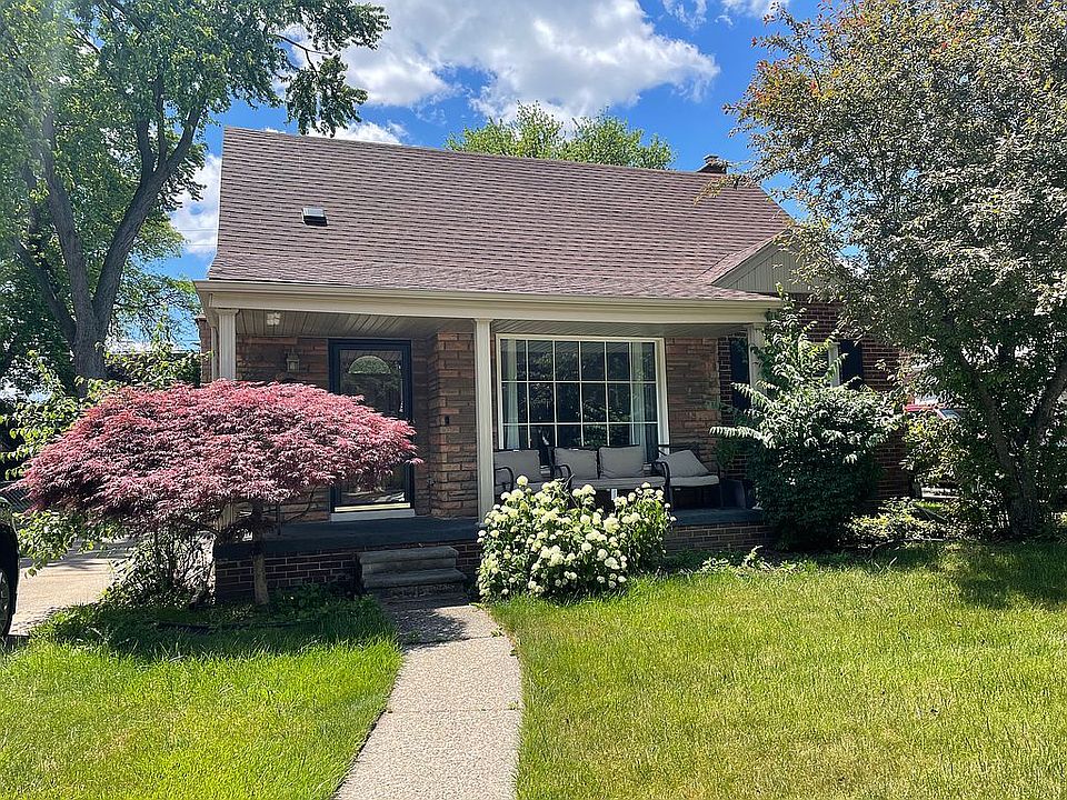 2nd image of 24705 Woodcroft Dr