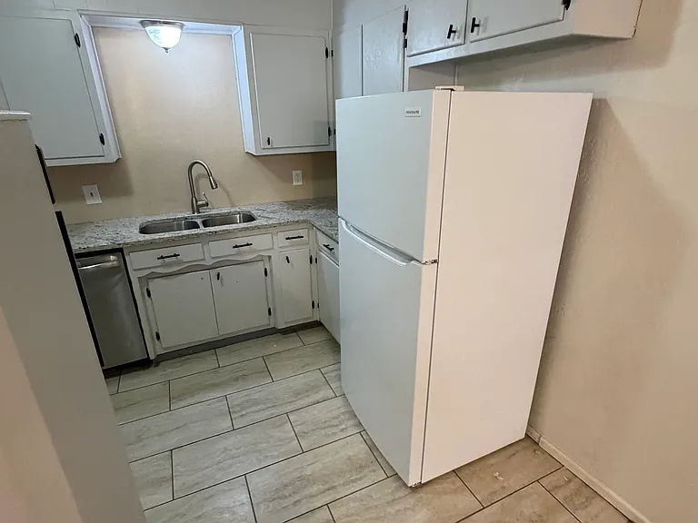 3708 Shell Ave — Photo 5