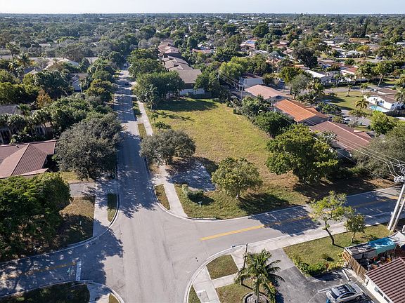 3rd image of 3990 Woodside Drive