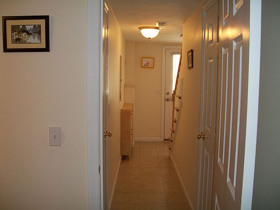 2nd image of 25 Parker St
