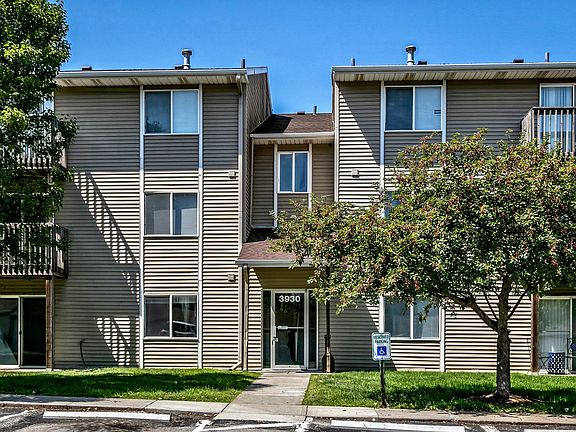 3rd image of 3920 N 104th Ct #204