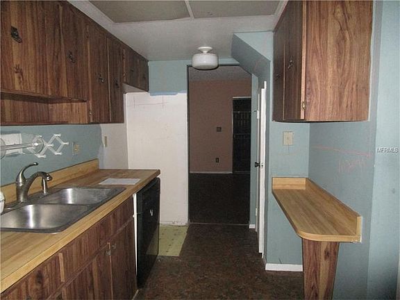 4th image of 3215 Pine Cone Cir
