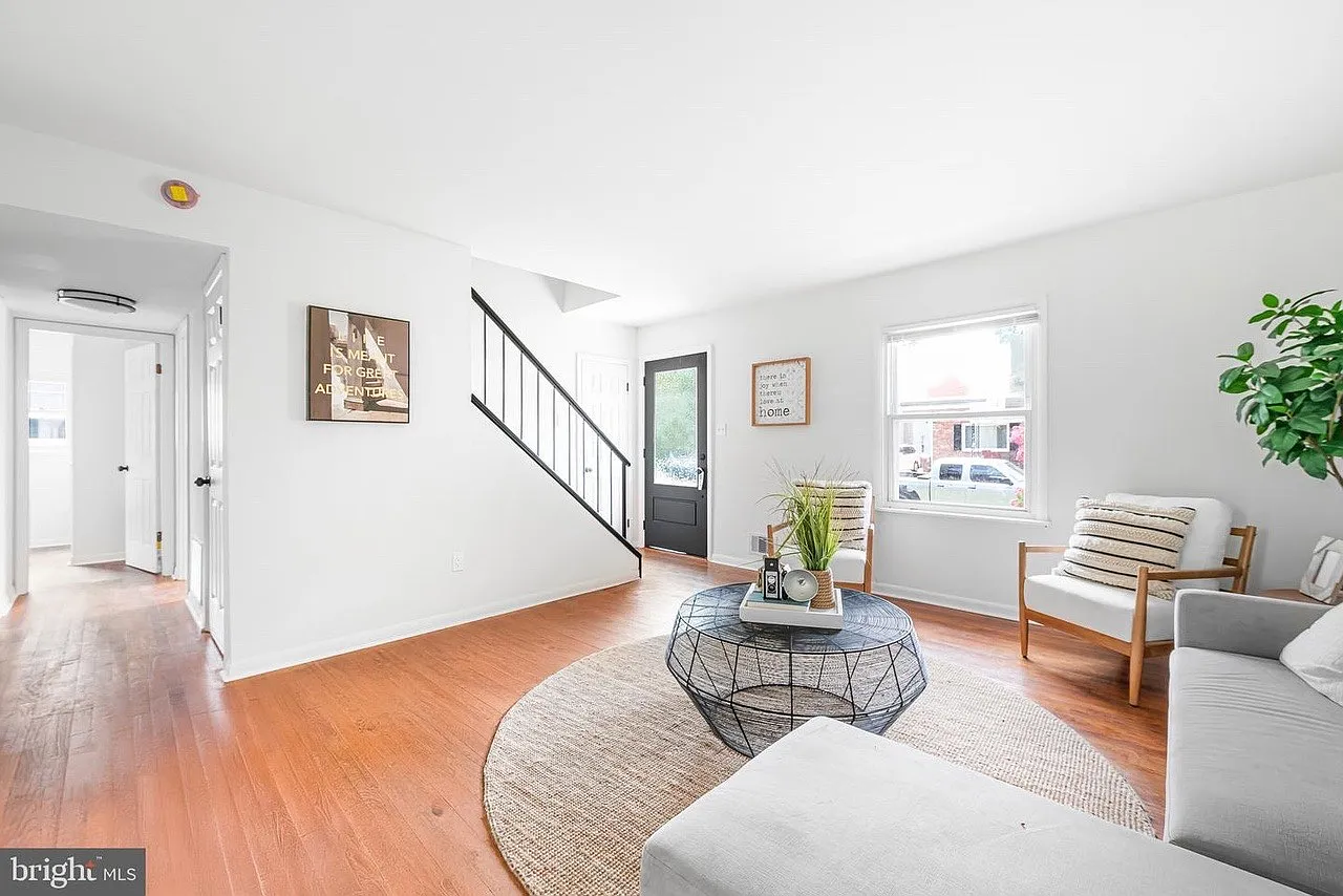 6 bed, 2663 sqft, $1,000 — Photo 1