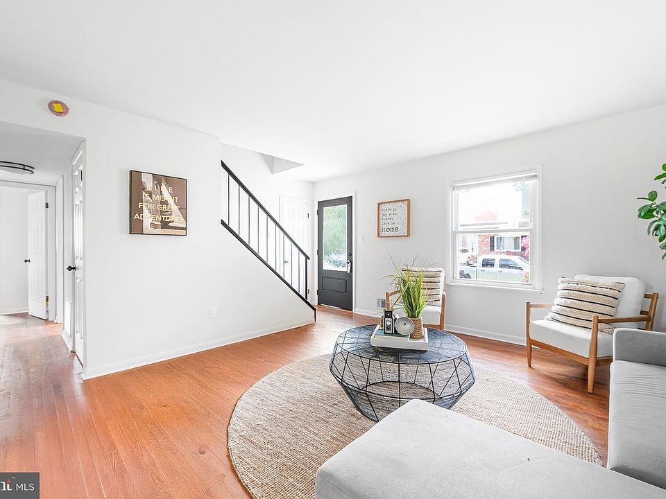 1st image of 200 1/2 11th St