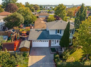 880 Vicki Dr, Pickering, ON L1W 2J7