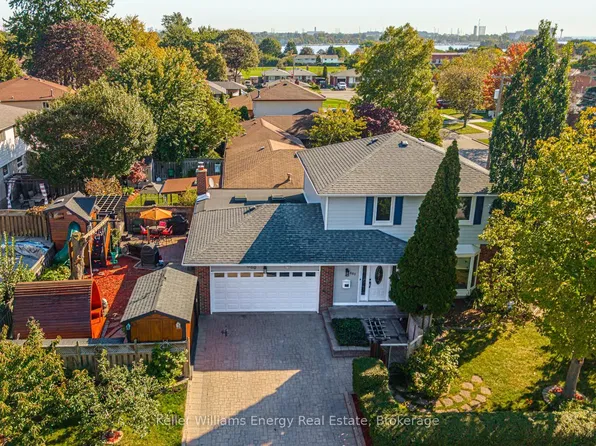 880 Vicki Dr, Pickering, ON L1W 2J7