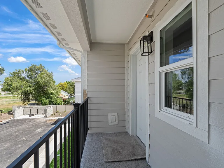 421 S McKinnon Rd — Photo 11