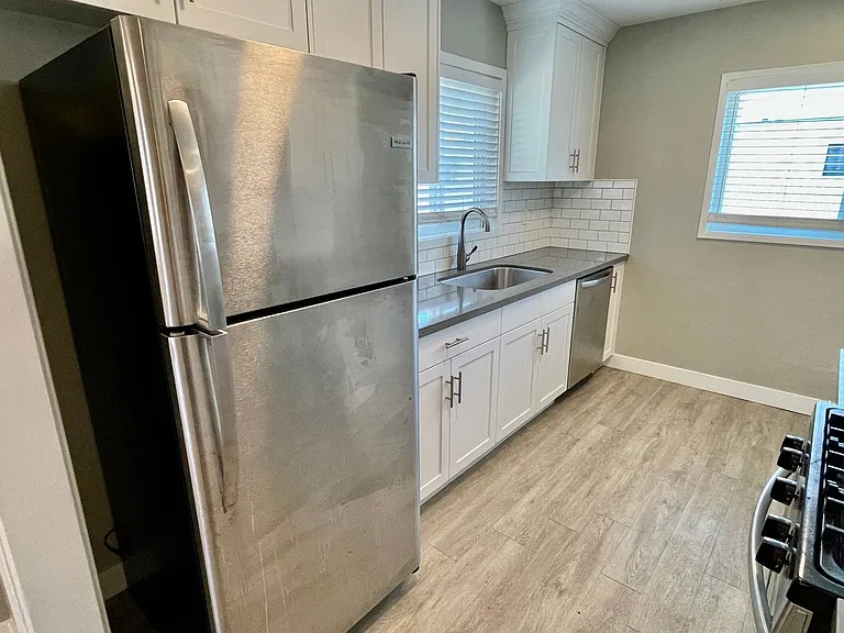 4137-43 Wilson Ave #4143 — Photo 5