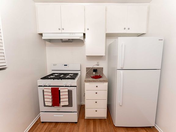 5th image of 11712 Darlington Ave #5