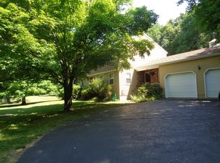 534 Chaffeeville Rd, Mansfield, CT 06268