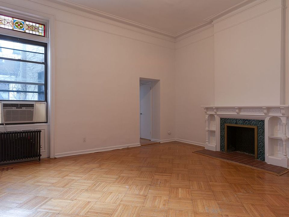1st image of 922 President St APT 2R