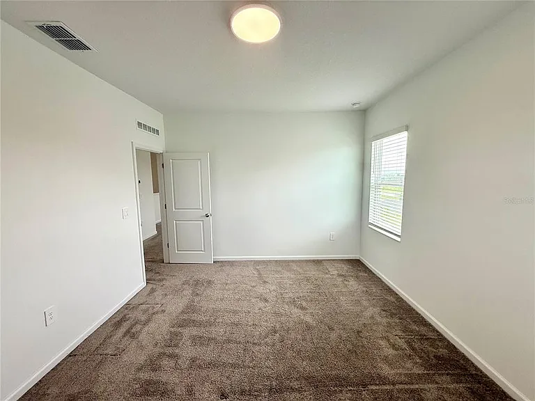 2970 Armstrong Ave — Photo 35