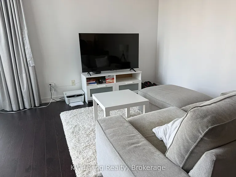 210 Simcoe St #2009 — Photo 8