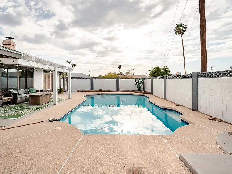 1104 E Campus Dr — Photo 10