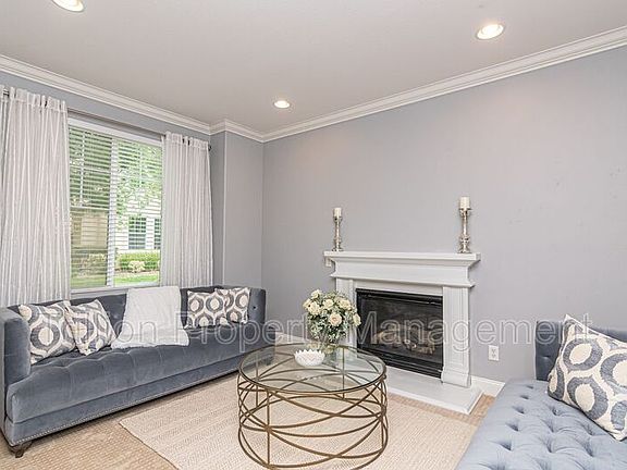 3rd image of 28324 Triese St