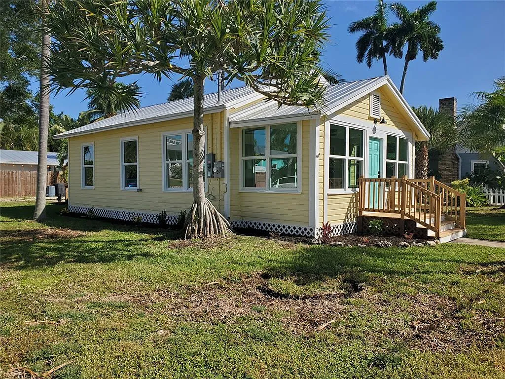 2 bed, 1.0 bath, 780 sqft, $2,000 — Photo 1