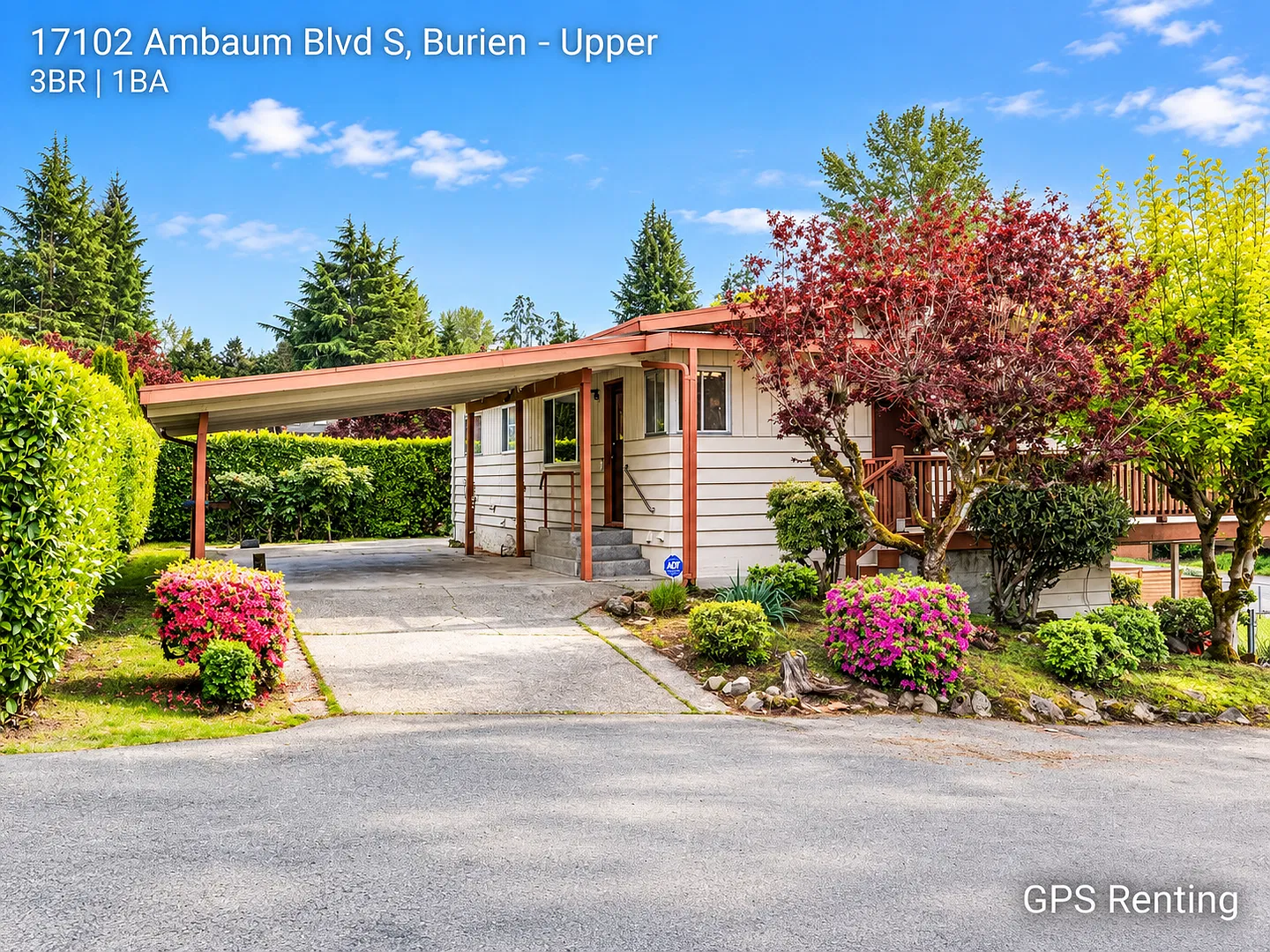 Spacious, Light-Filled Upper-Level Residence in Prime Burien Location — Photo 2