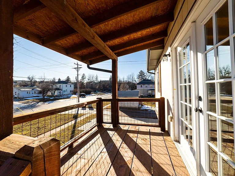 612 W Nash St — Photo 2