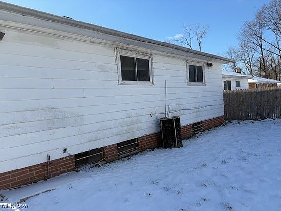 4th image of 22501 Felch St